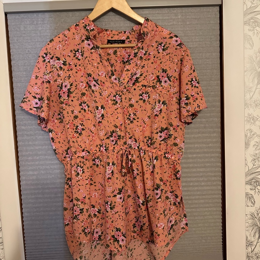 New Glory Floral Flowy Top.  Size: Large- Women’s